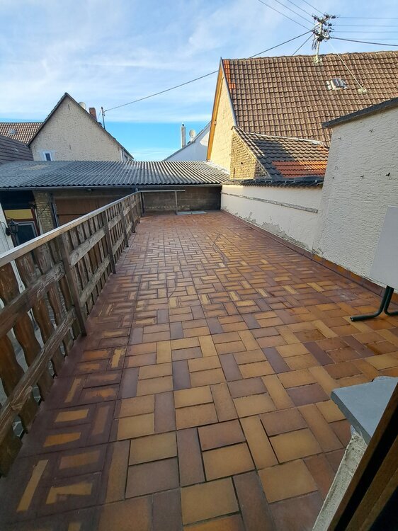 Flörsheim-OT, EFH + Nebengeb. 9 zimmer