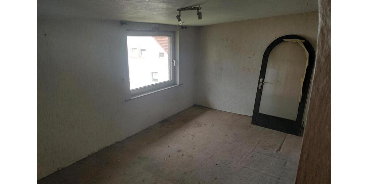 Einfamilienhaus Lautertal (Odenwald) - 6 Zimmer, 130 m&sup2;, 195.000&euro; | Angebot:26256009