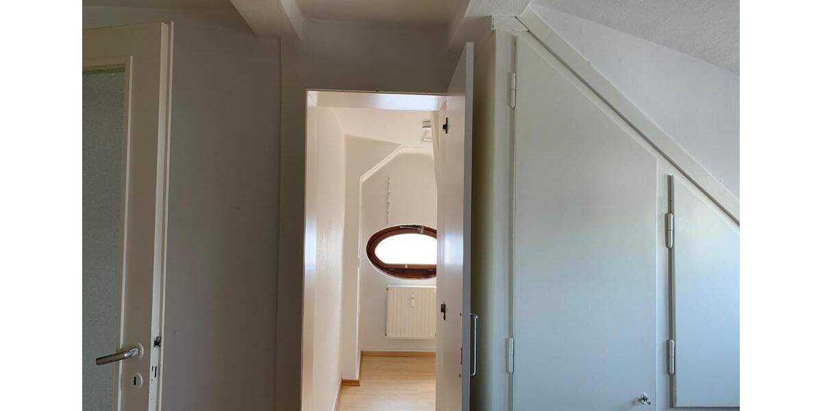 Dachgeschoßwohnung Frankfurt am Main Innenstadt 3 - 2 Zimmer, 40 m&sup2;, 450&euro; | Angebot:26425624