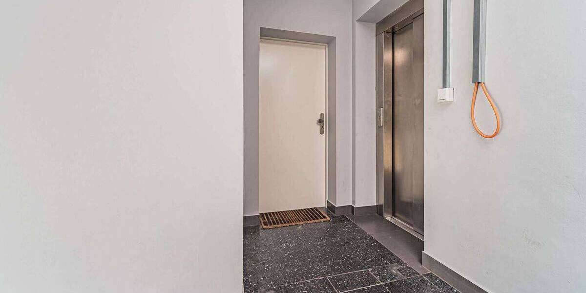 Etagenwohnung Frankfurt am Main Bahnhofsviertel - 2 Zimmer, 55 m&sup2;, 1.695&euro; | Angebot:26154035