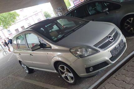 Opel Zafira 218.000 km 3.400 &euro; Frankfurt 60488