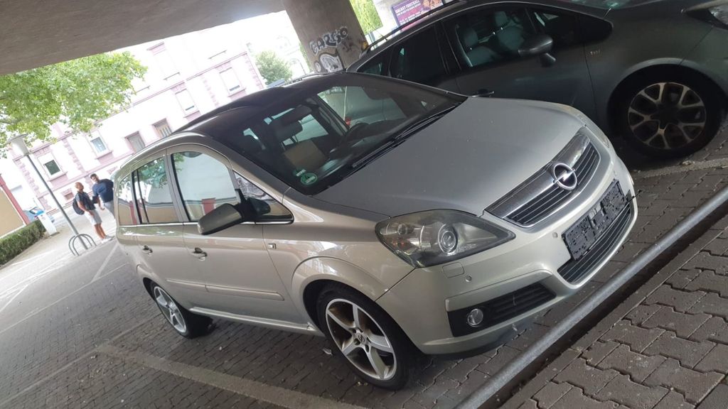 Opel Zafira 218.000 km 3.400 &euro; Frankfurt 60488