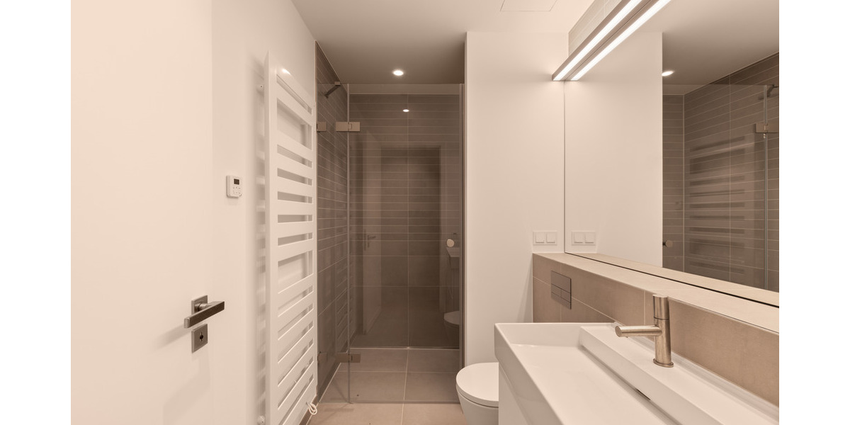 Etagenwohnung Frankfurt am Main Ostend - 2 Zimmer, 63 m&sup2;, 1.960&euro; | Angebot:24973558