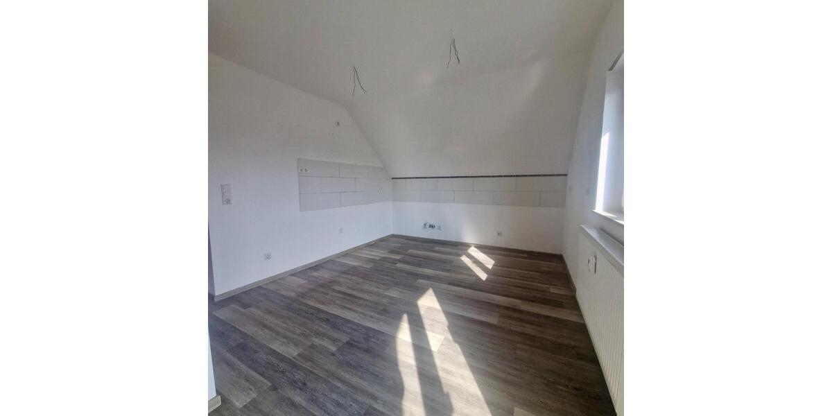 Dachgeschoßwohnung Bürstadt - 3 Zimmer, 72 m&sup2;, 930&euro; | Angebot:26302637
