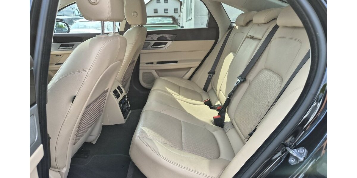 Jaguar XF Prestige Leder, GSHD, Navigation, Rückfahrkamer 104.922 km 21.690 &euro; Rodgau 63110