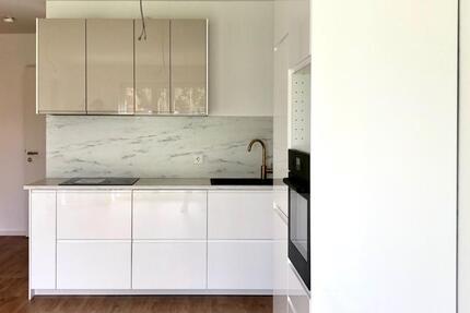 Helle, moderne 2-Zi. EG-Wohnung mit Garten und Stelleplatz