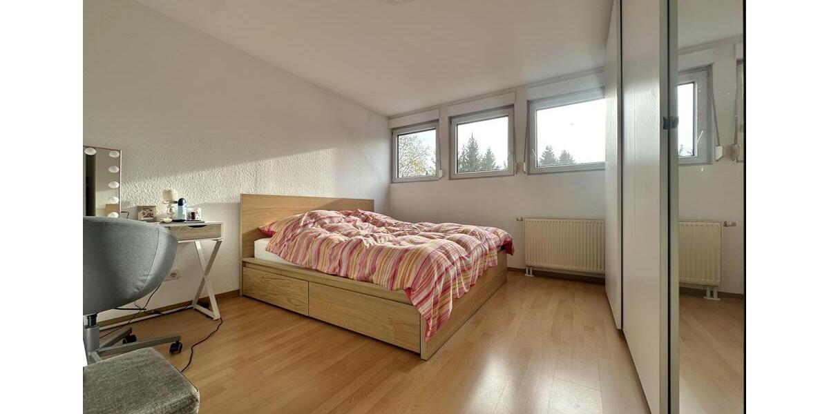 3 Zi.-Dachgeschosswohnung - TOP-Wohnlage im Buchraingebiet 3 zimmer