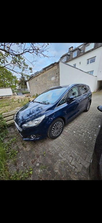 Ford S-Max 105.000 km 22.999 € Frankfurt 60599