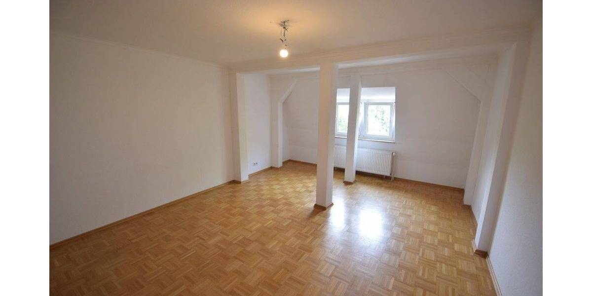 Gemütliche Dachgeschosswohnung in begehrter Lage 2 zimmer