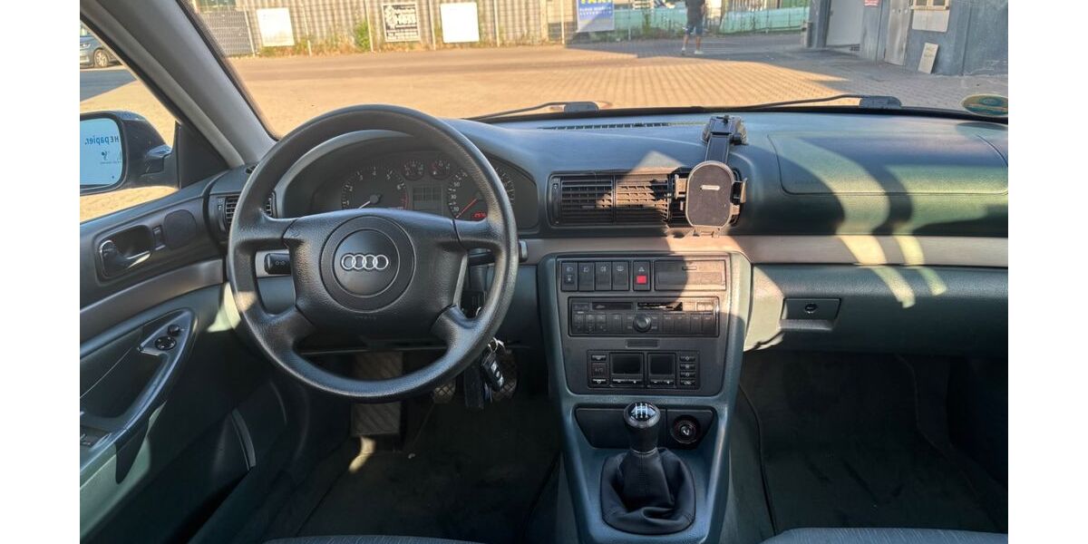Audi A4 297.000 km 700 &euro; Bensheim 64625