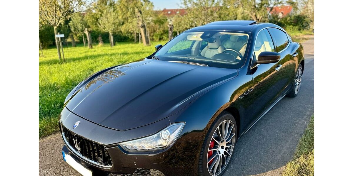Maserati Ghibli 98.000 km 29.900 &euro; Frankfurt 60433