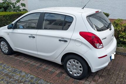 Hyundai i20 25.800 km 5.300 &euro; Groß-Gerau 64521