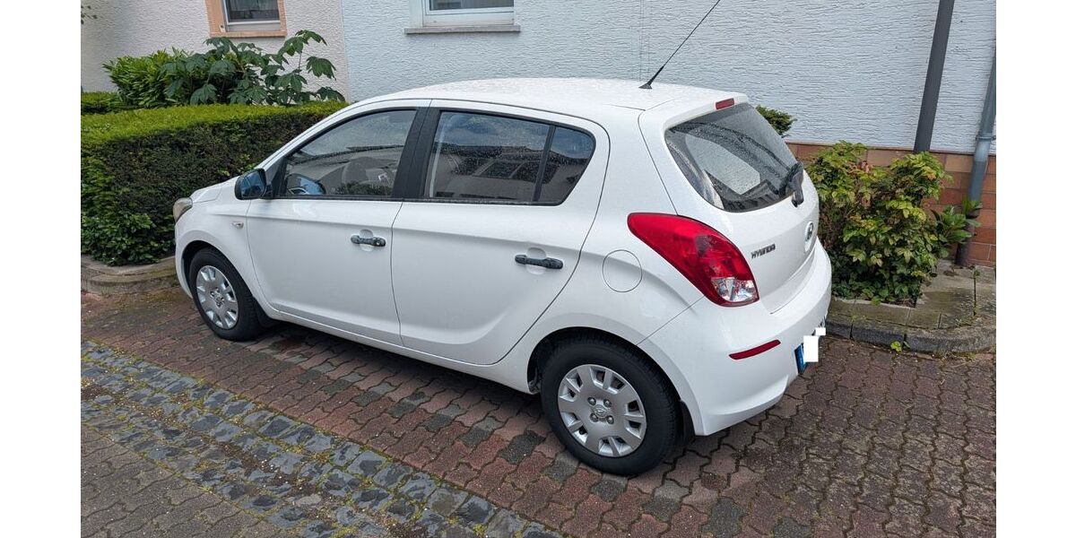 Hyundai i20 25.800 km 5.300 &euro; Groß-Gerau 64521