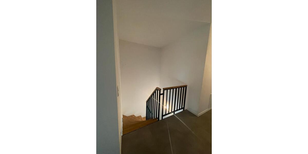 Doppelhaushälfte Rüsselsheim am Main - 6 Zimmer, 174 m&sup2;, 2.500&euro; | Angebot:24862391