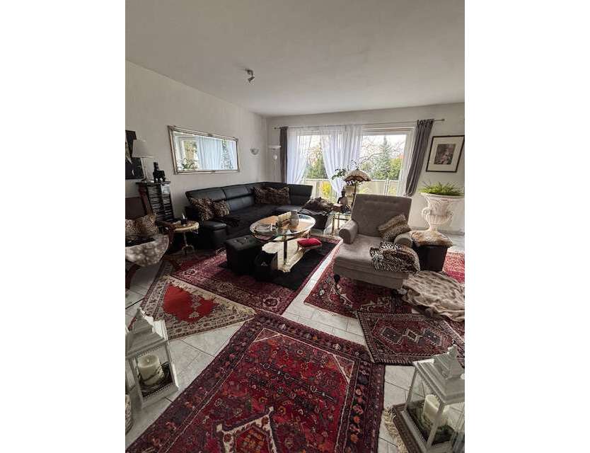 Haus zum Kaufen in Hofheim 1.150.000 € 300 m²
