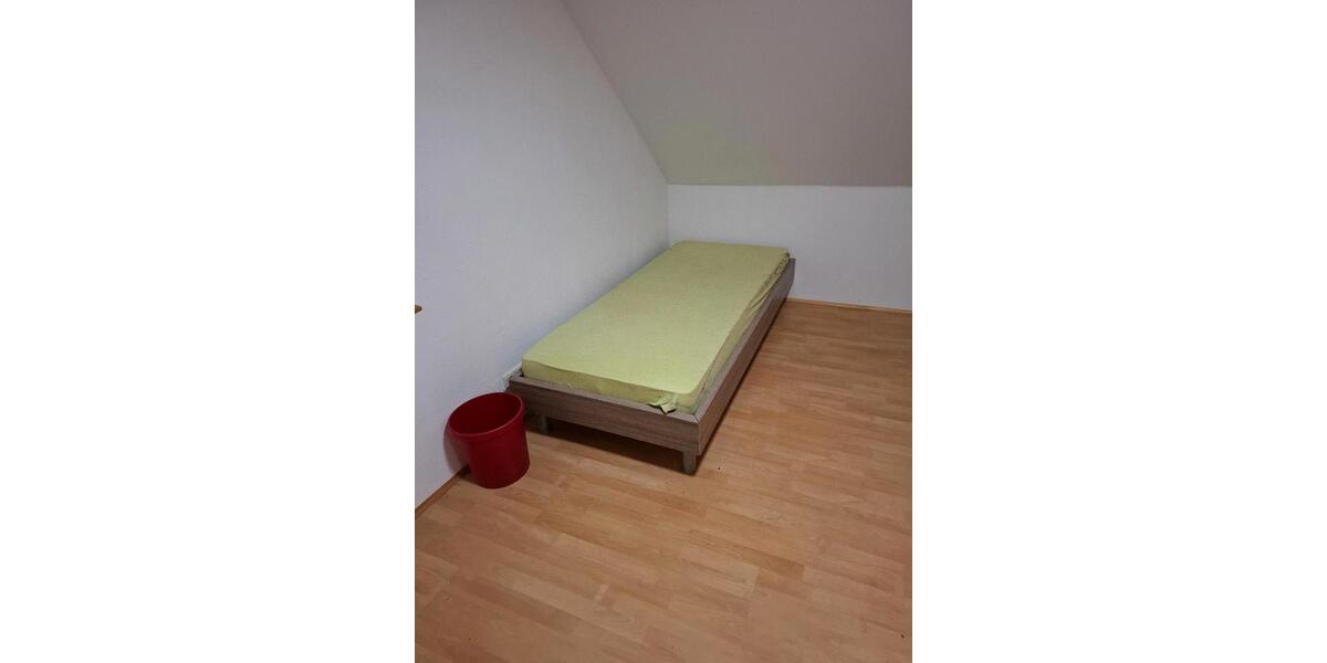 Etagenwohnung Ober-Ramstadt Ramstadt - 5 Zimmer, 150 m&sup2;, 400&euro; | Angebot:25025010