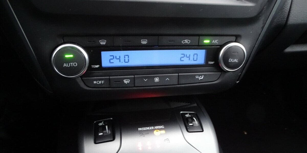 Toyota Avensis 2,0 D Klima, Navi 200.000 km 6.690 &euro; Rodgau 63110