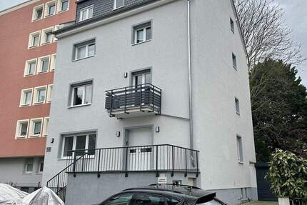 Kernsanierte, moderne und lichtdurchflutete Gewerbeeinheit in Bestlage mit Terrasse. 3 zimmer