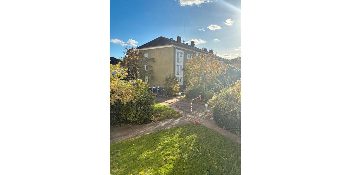 MT an CS 1.12 zum 1.1.26**Erste Kaltmiete geschenkt** 3 Zimmer mit Einbauküche und Balkon 3 zimmer