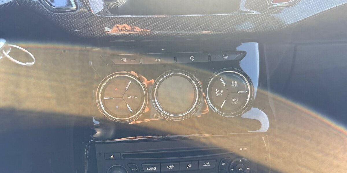 Citroen DS3 1.6 SportChic 64.010 km 5.499 &euro; Frankfurt 60386