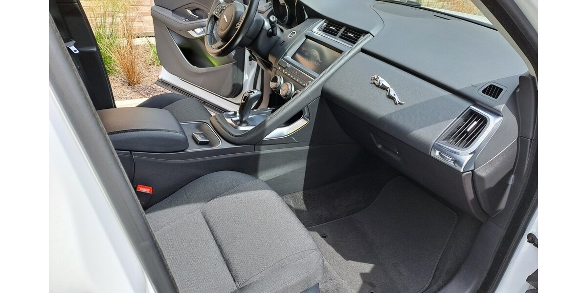 Jaguar E-Pace 103.950 km 23.750 &euro; Frankfurt am Main 60311