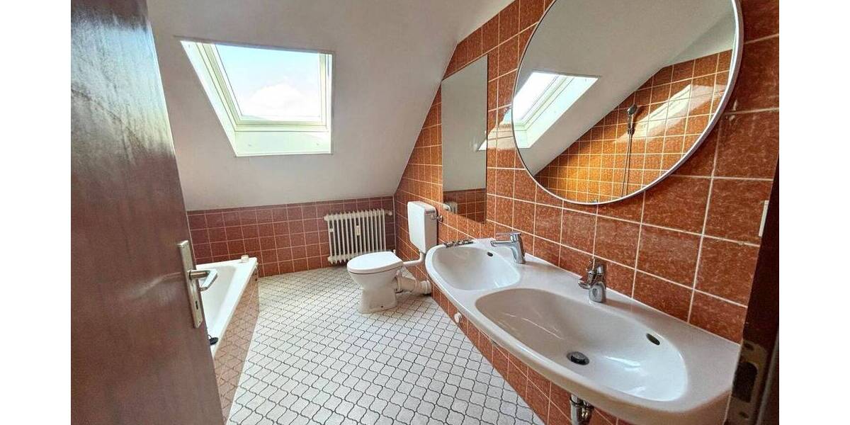 großzügige Dachgeschosswohnung in Urberach 3 zimmer