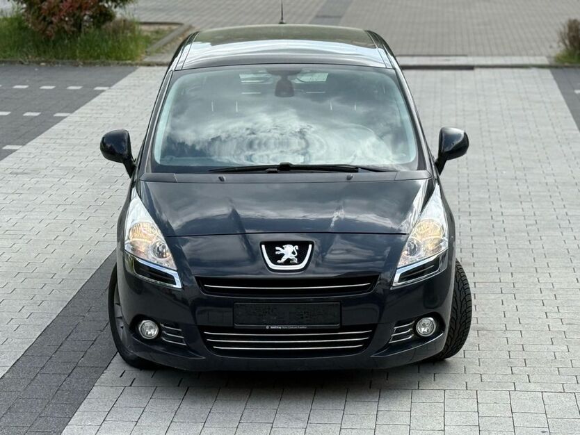 Peugeot 5008 129.000 km 6.490 € Offenbach am Main 63069