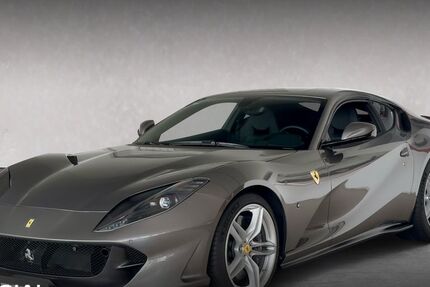 Ferrari 812 11.700 km 309.800 € Frankfurt 60326