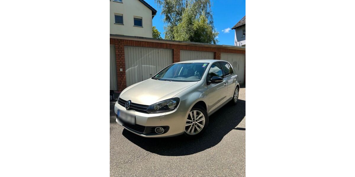 VW Golf 94.500 km 8.300 &euro; Frankfurt am Main 60437