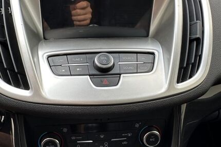 Ford Kuga 163.000 km 11.300 &euro; Rüsselsheim 65428