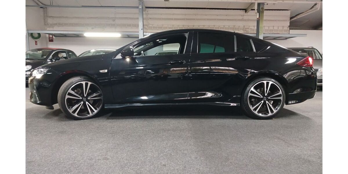 Opel Insignia 29.900 km 24.500 &euro; Rüsselsheim 65428