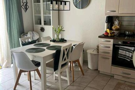 Helle 2-ZKB mit EBK, Terrasse und Garten in ruhiger Lage