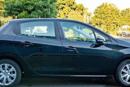 Peugeot 208 61.000 km 8.100 € Wiesbaden 65183