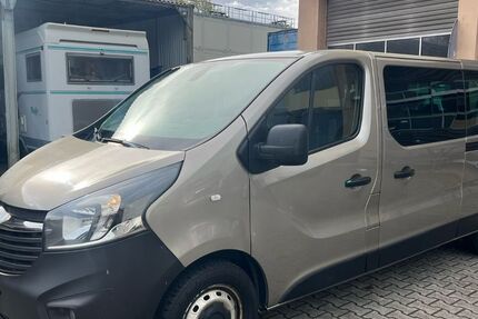 Opel Vivaro 310.000 km 8.490 &euro; Frankfurt am Main 65933
