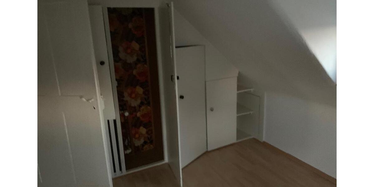 Dachgeschoßwohnung Frankfurt am Main Innenstadt 3 - 2 Zimmer, 40 m&sup2;, 450&euro; | Angebot:26425624
