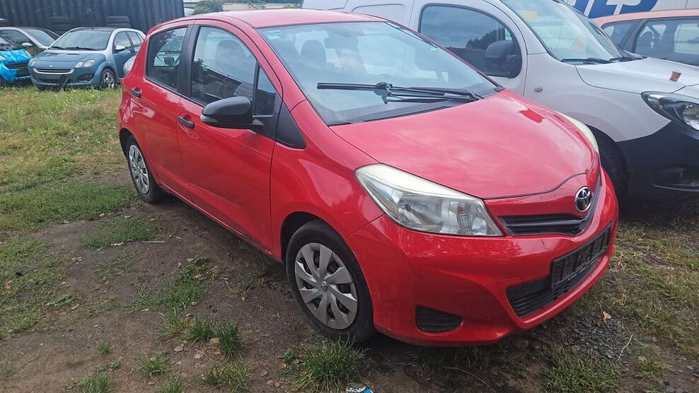 Toyota Yaris 184.000 km 3.990 € Darmstadt 64295