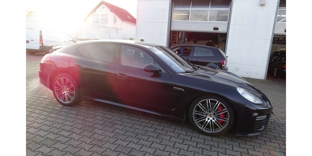 Porsche Panamera 4 GTS Bi-Xenon, Klappe, Luft, PDK, Chrono 184.608 km 27.890 &euro; Rodgau 63110