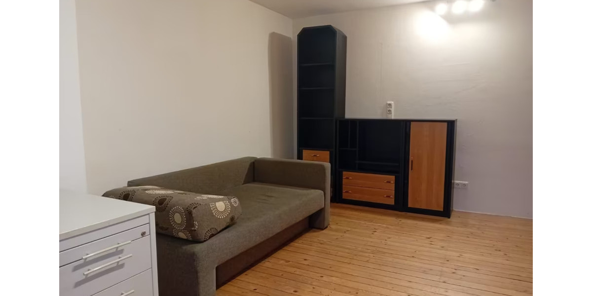 Biete EIN Zimmer in 3er WG 1 zimmer