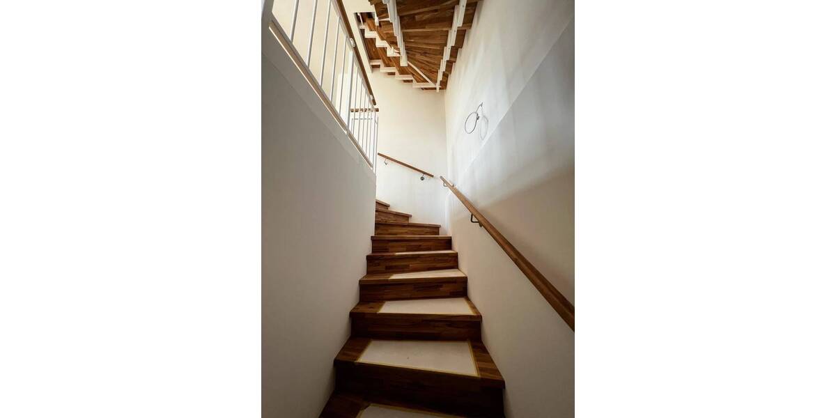 Doppelhaushälfte Mainz Weisenau - 6 Zimmer, 159 m&sup2;, 2.500&euro; | Angebot:25683725