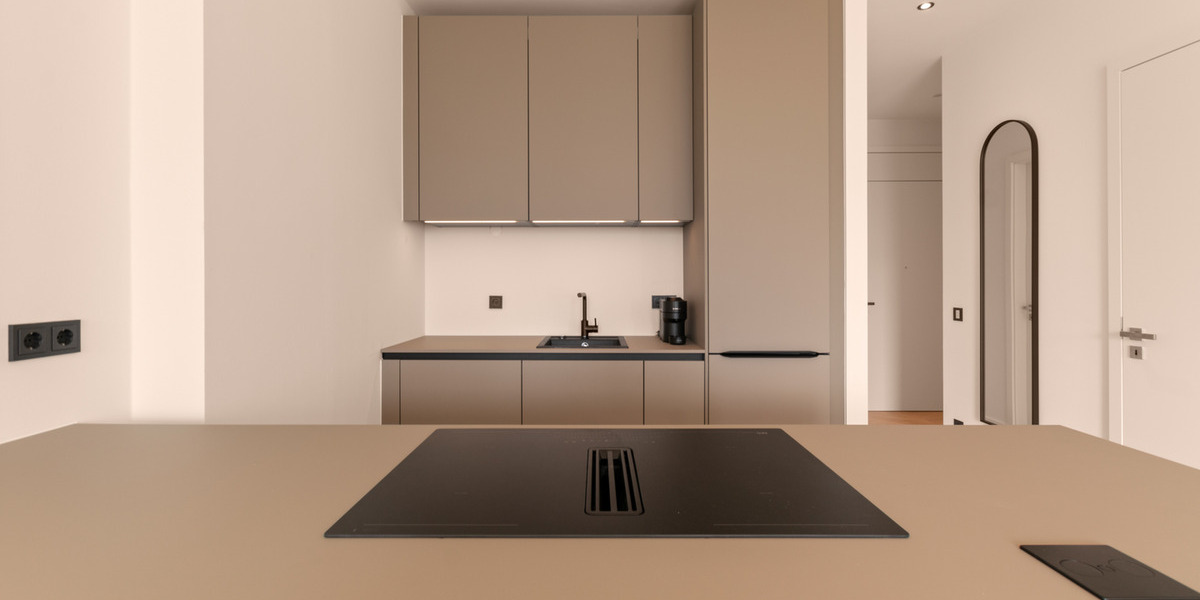 Etagenwohnung Frankfurt am Main Ostend - 2 Zimmer, 69 m&sup2;, 2.550&euro; | Angebot:25737653