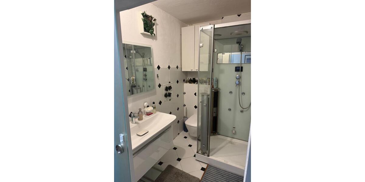 EG-Wohnung (70 m²) Einbauküche, Terrasse, Gartenanteil, Waldblick 3 zimmer