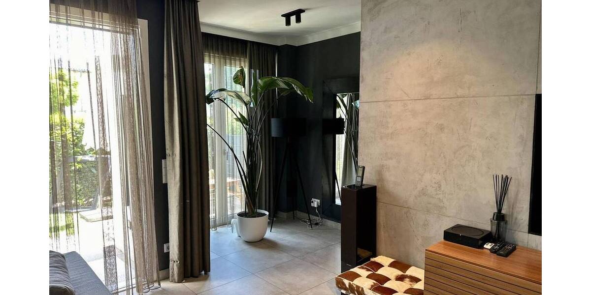 Luxuriöse Doppelhaushälfte mit exklusiver Ausstattung und Garage - OF-Buchrainviertel! 7 zimmer