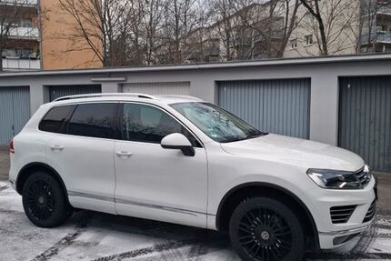 VW Touareg 239.000 km 17.000 &euro; Kelsterbach 65451
