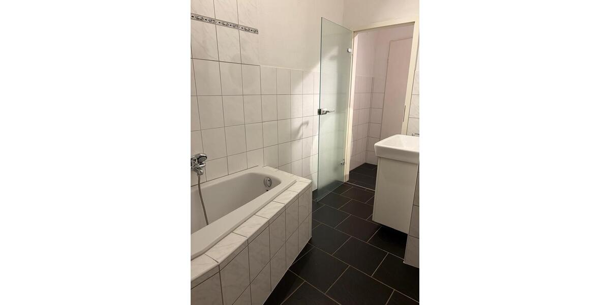 Etagenwohnung Offenbach am Main Bieberer Berg - 2 Zimmer, 90 m&sup2;, 1.300&euro; | Angebot:26690857