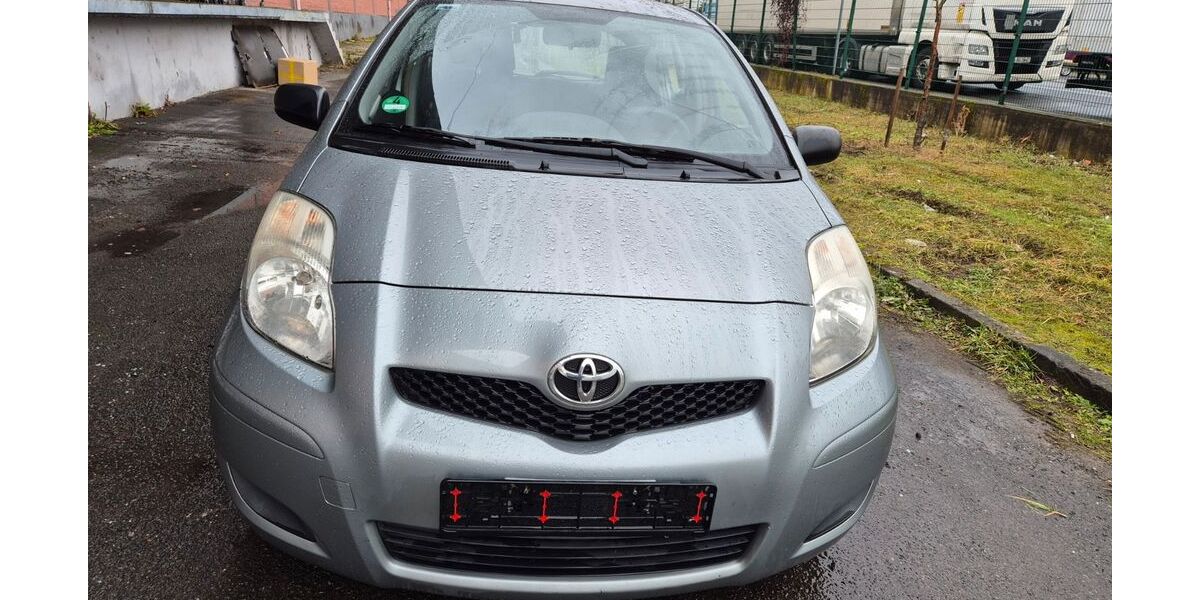 Toyota Yaris 130.123 km 3.750 &euro; Dietzenbach 63128