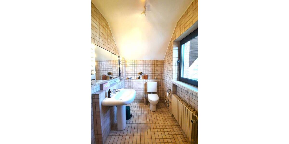 Einfamilienhaus Kriftel - 8 Zimmer, 251 m&sup2;, 1.080.000&euro; | Angebot:25968360