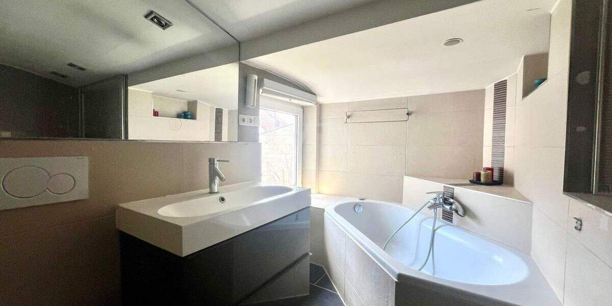 Mehrfamilienhaus, Wohnhaus Hofheim am Taunus Wallau - 7 Zimmer, 206 m&sup2;, 390.000&euro; | Angebot:25682192