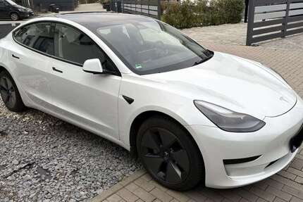 Tesla Model 3 77.000 km 22.000 &euro; Offenbach am Main 63075