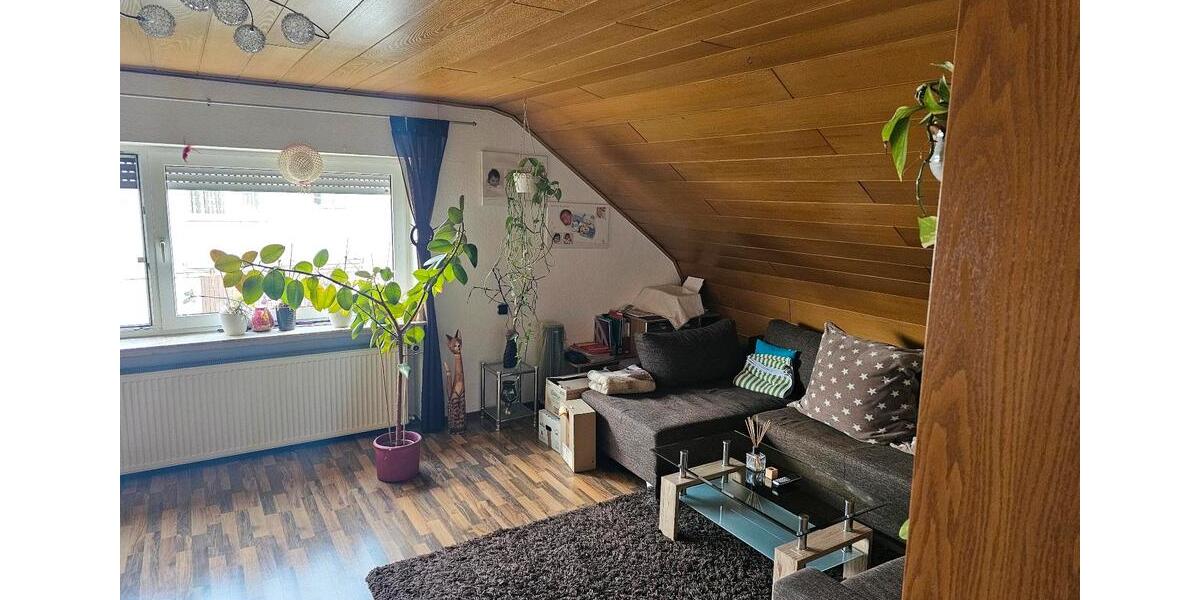 Dachgeschoßwohnung Griesheim - 3 Zimmer, 90 m&sup2;, 1.200&euro; | Angebot:26680407