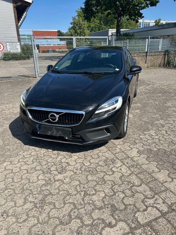 V40 Cross Country